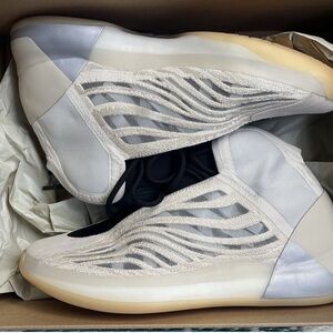 Adidas YZY QNTM Sneakers